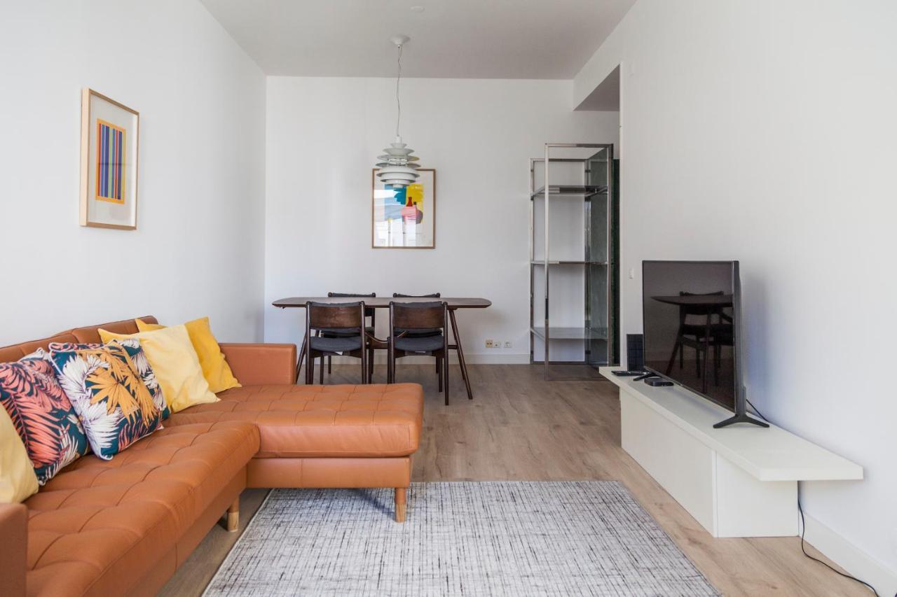 Classy 2Bdr Apartment In Downtown By Lovelystay Lisboa 外观 照片