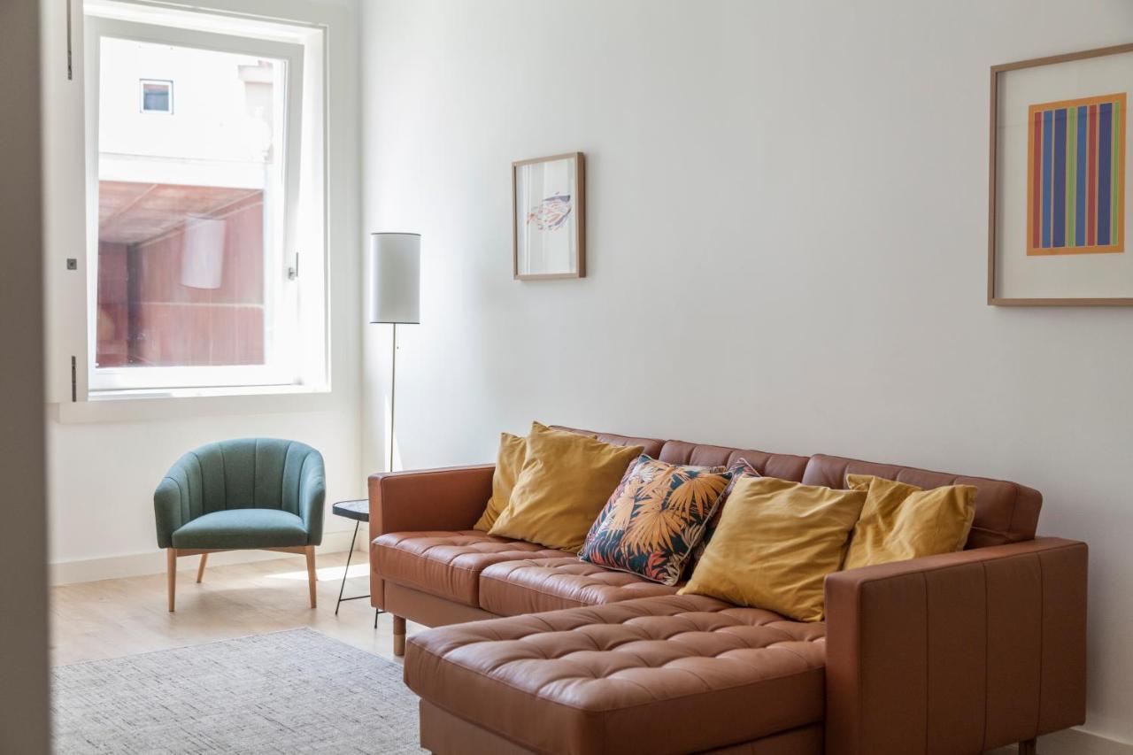 Classy 2Bdr Apartment In Downtown By Lovelystay Lisboa 外观 照片